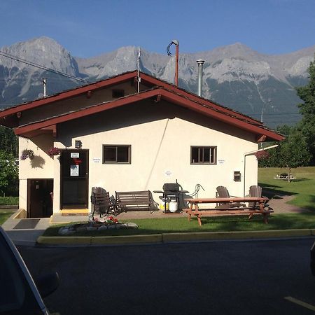 The Gateway Inn Canmore Dış mekan fotoğraf