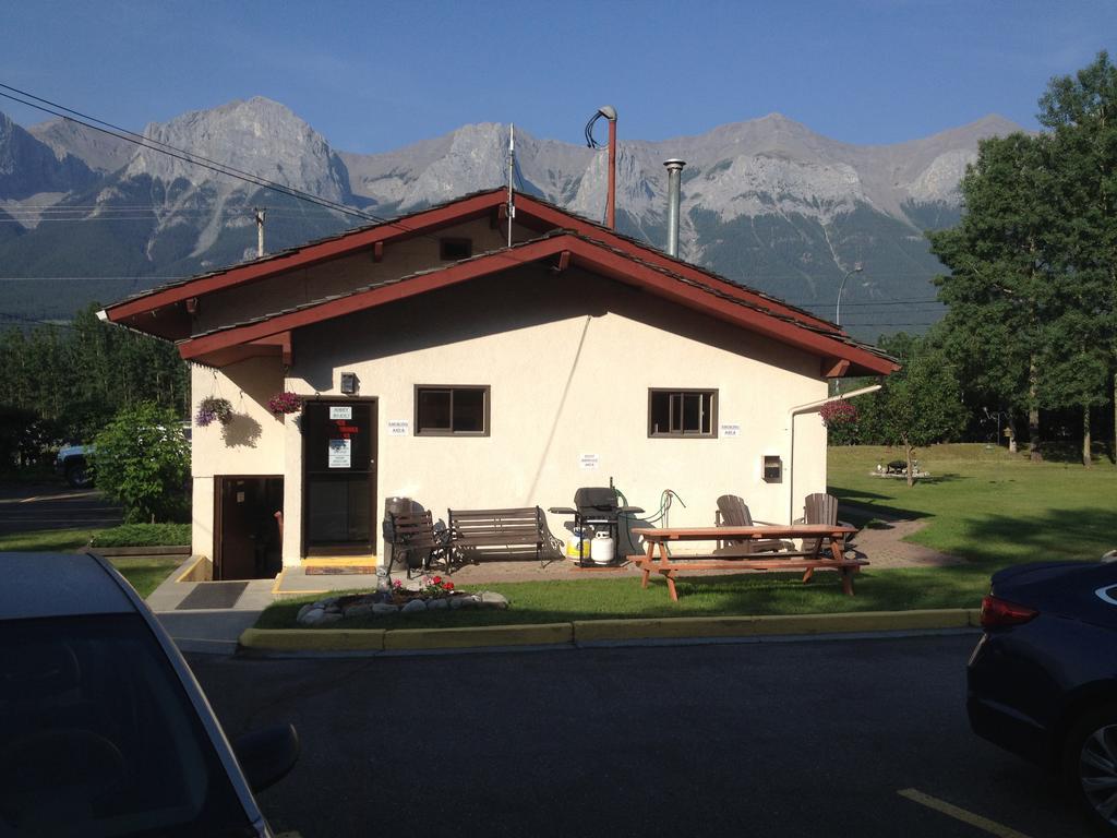 The Gateway Inn Canmore Dış mekan fotoğraf